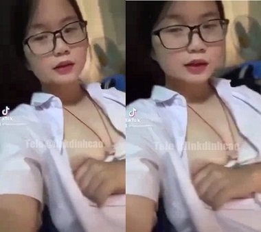 Học sinh bướm non thích đụ